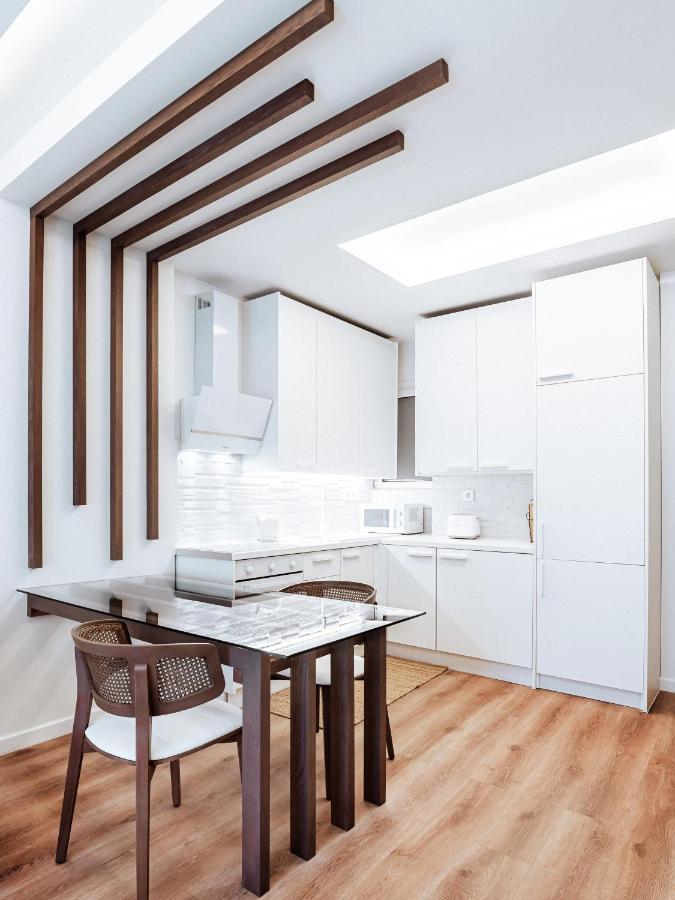 Luxury Apartment In The Heart Of The City - 1Br Athens Exterior photo